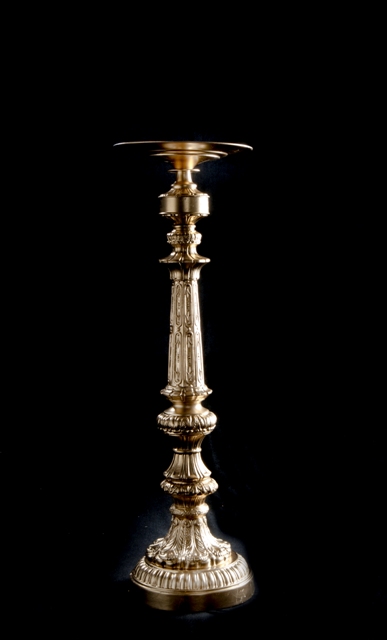 GC46-B BASE: 8 • HEIGHT : 27 GOLD CANDELABRA